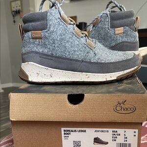 Chaco Women's Gray and Brown Winter Boots